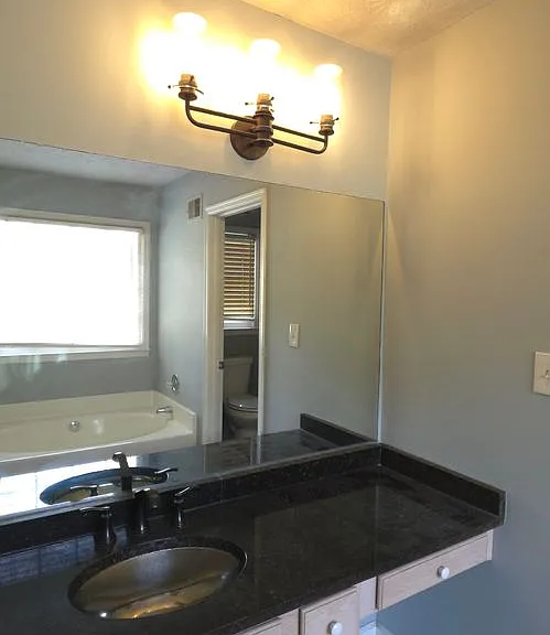 736 Jamie Way NE — Photo 12
