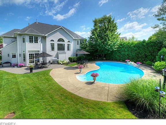 3rd image of 26035 Stone Ct