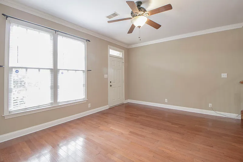 2 bed, 2.5 bath, 1302 sqft, $1,430 — Photo 3
