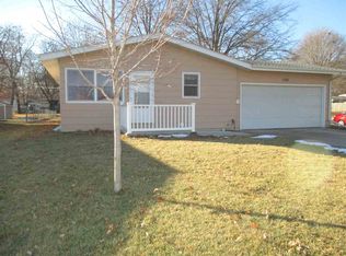 1521 N 16th St, Beatrice, NE 68310