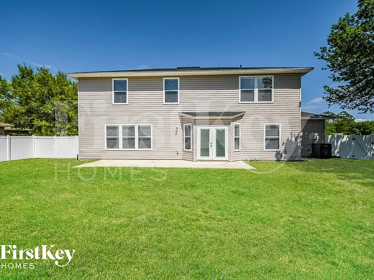 9634 Hazel Lake Dr — Photo 14