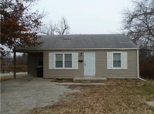 3049 E 77th St, Kansas City, MO 64132