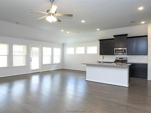 3rd image of 1282 Gainesville Dr