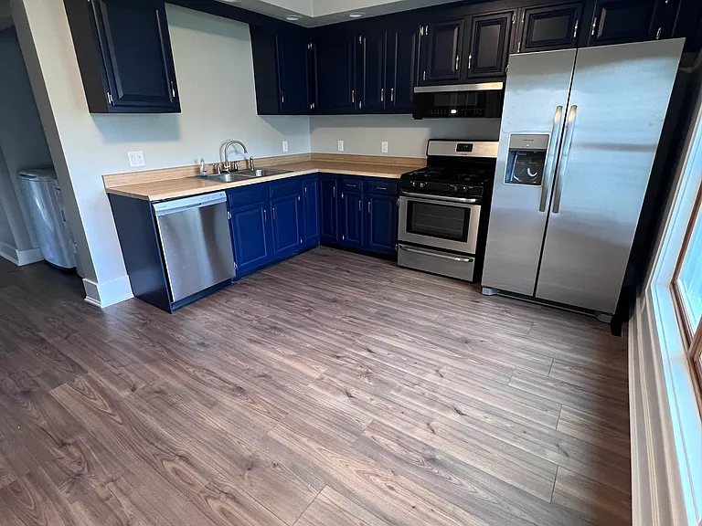 112 W Madison St — Photo 3