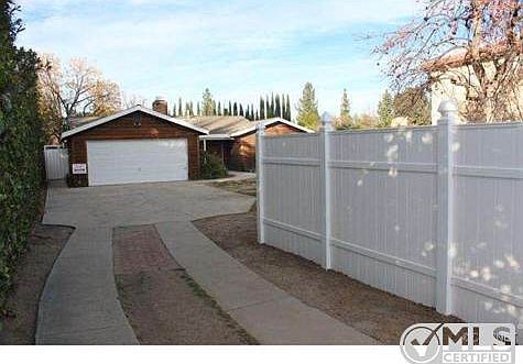 1st image of 22927 Burbank Blvd