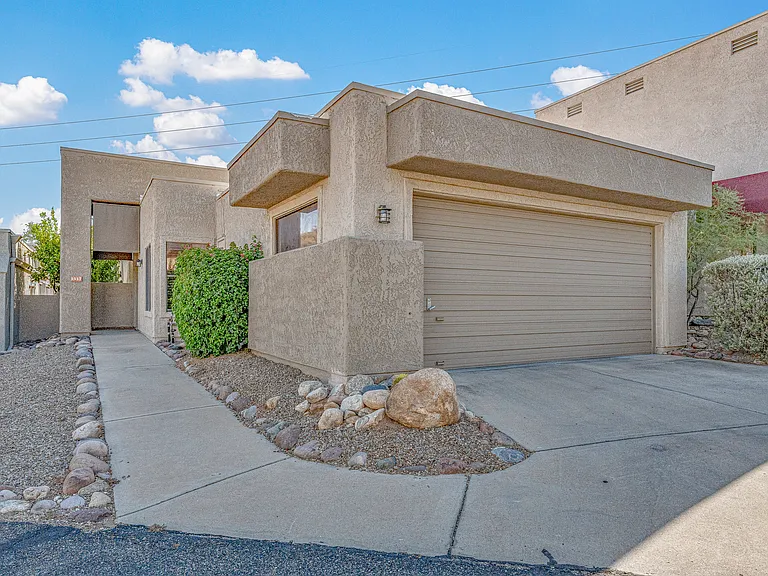 5557 N Crystal Mist Pl — Photo 1