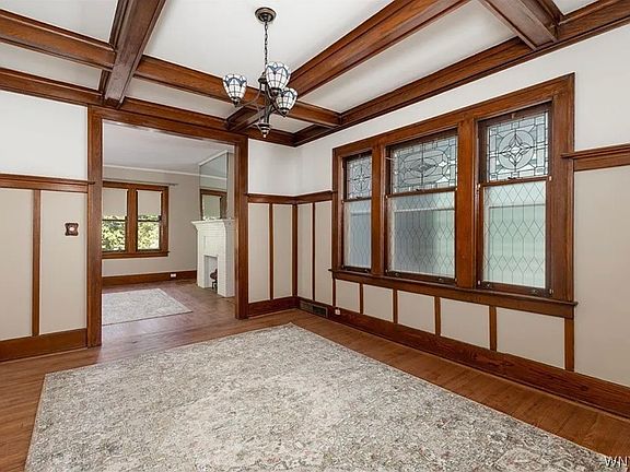 4th image of 135 Park St