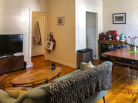 Rented by Wohlfarth & Associates Inc | media 16