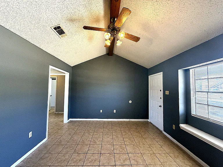 306 North Dr #B — Photo 2