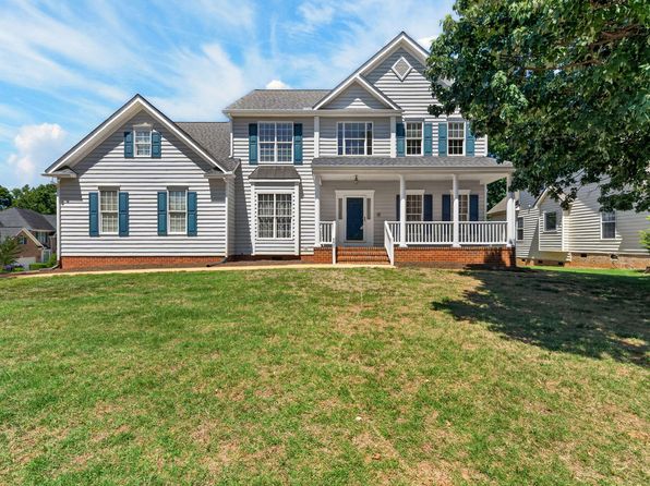101 Greygate Pl, Cary, NC 27518