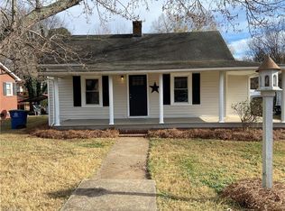 207 N 4th Ave, Mayodan, NC 27027