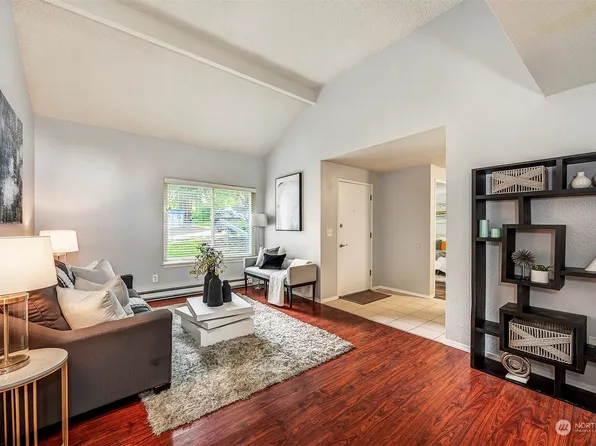 4308 NE Sunset Boulevard #Q1, Renton, WA 98059