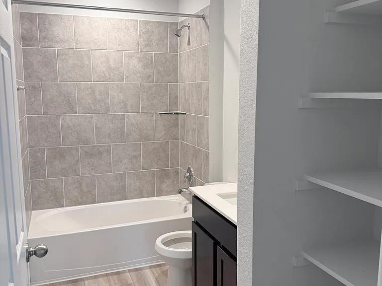 7300 Veronica Ct — Photo 12