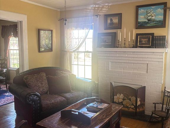 4th image of 1011 Raleigh Road