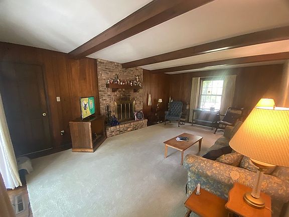 4th image of 203 Powderhorn Dr