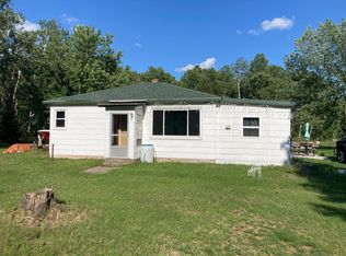 N7770 Parkway Rd, Crivitz, WI 54114