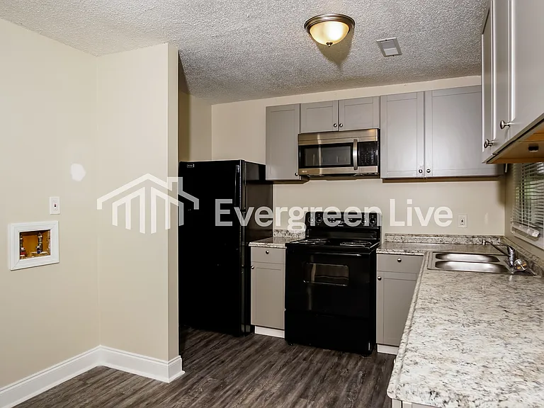 3241 Uvalde Ln NW — Photo 3
