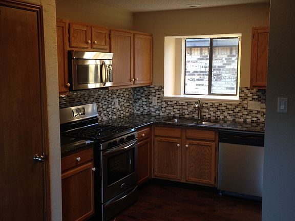 4th image of 6105 Waterway Dr