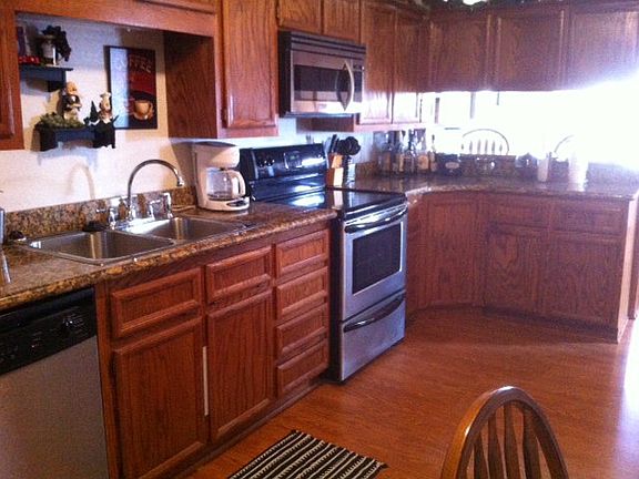 5th image of 112 E Amberjack St