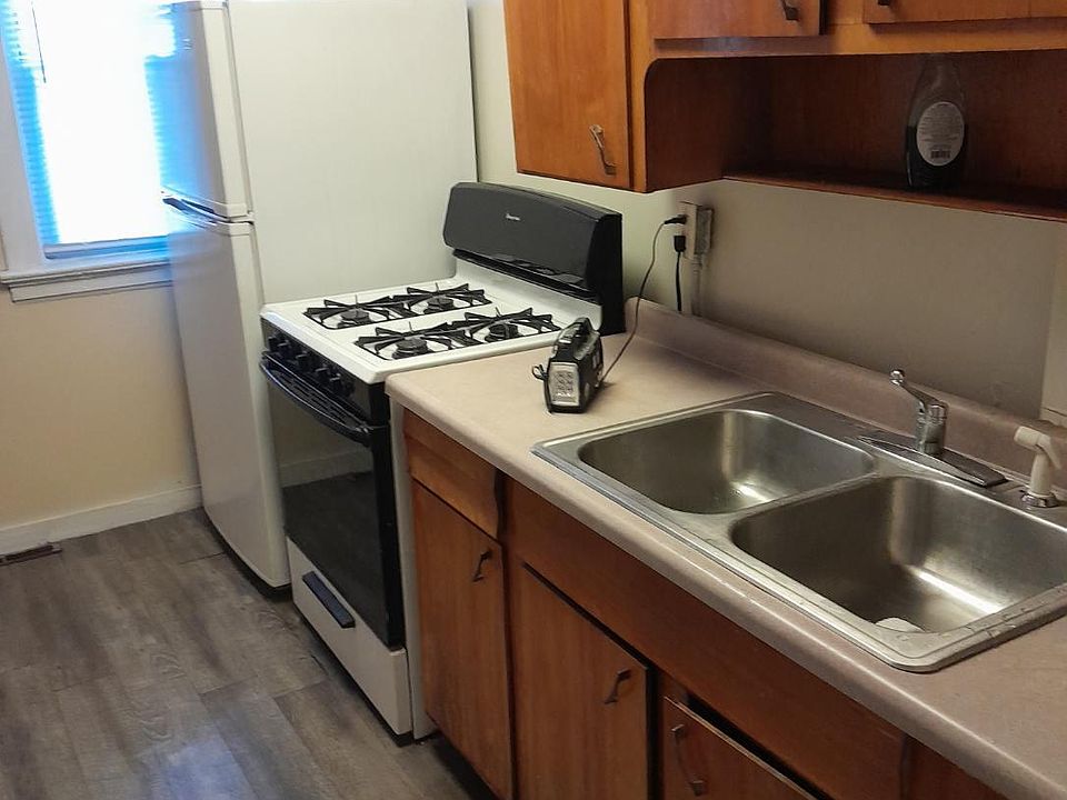 1st image of 232 Highland St Floor 1