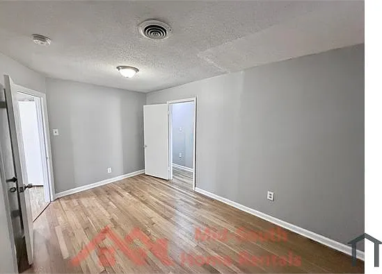 2054 Benford St — Photo 19