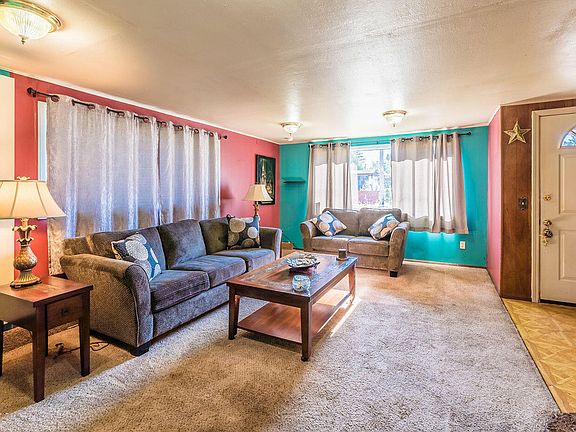 5th image of 604 SE Port Ave