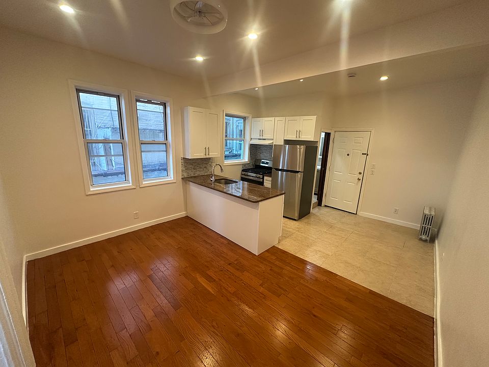 1st image of 8712 101st Ave APT 2R