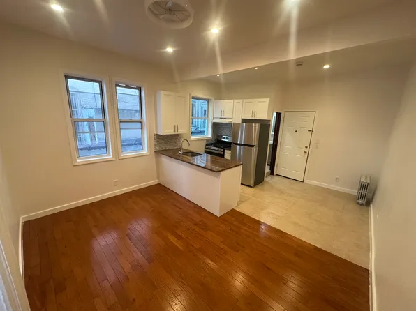 8712 101st Ave APT 2R, Ozone Park, NY 11416