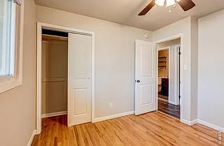 1827 Collyer St — Photo 34