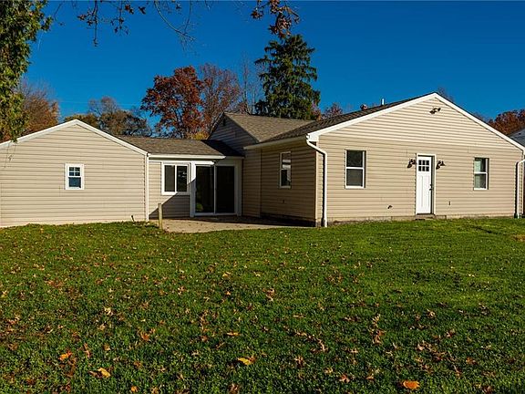 3rd image of 40945 Myrtle Ct