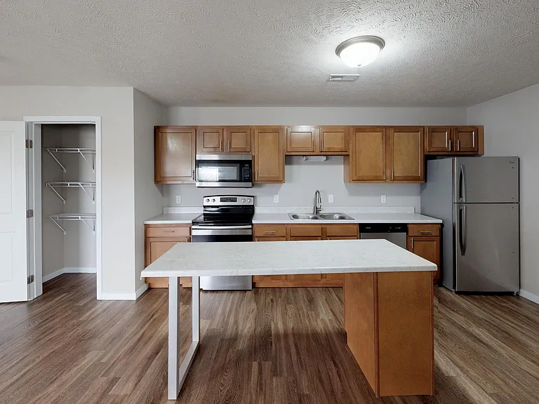 Prairie Heights Apartments — Photo 111
