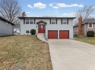 2027 E Mohawk Ct, Olathe, KS 66062