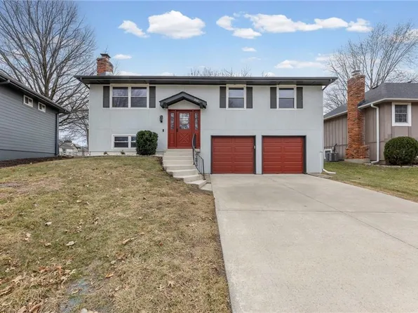 2027 E Mohawk Ct, Olathe, KS 66062