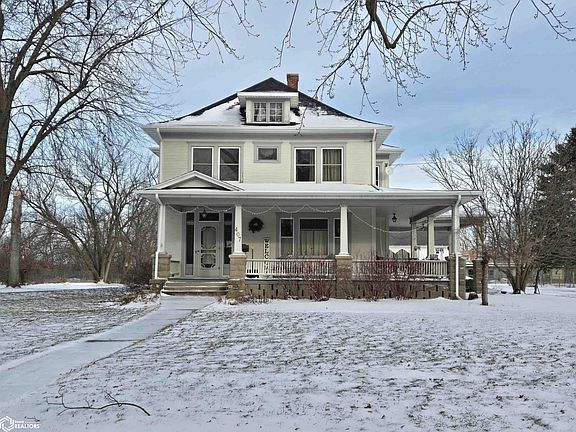 2nd image of 407 E Dubuque St