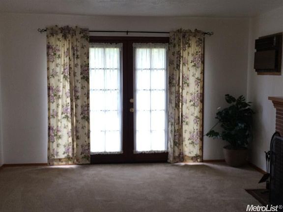 2nd image of 719 W Vine St