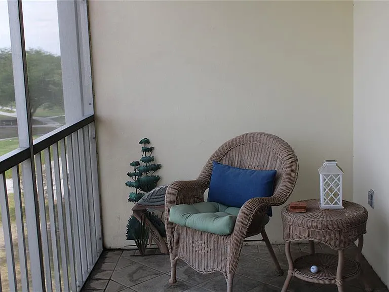 4240 Ironwood Cir #404 — Photo 37