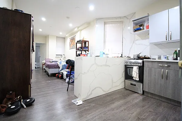 Rented by Tapiro Realty | media 2