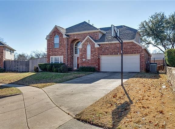 3rd image of 803 Peterstow Dr