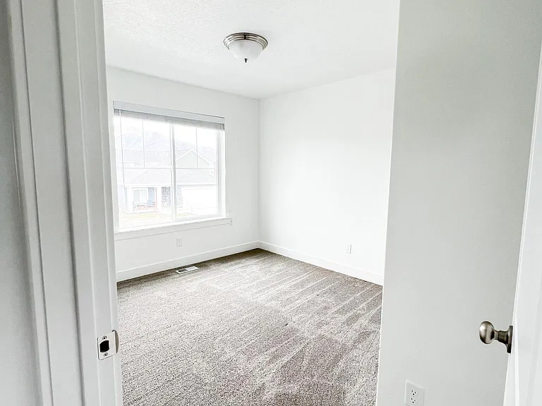 1863 S 1425 W — Photo 29