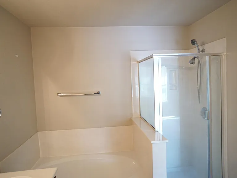 243 Devonshire Dr — Photo 8