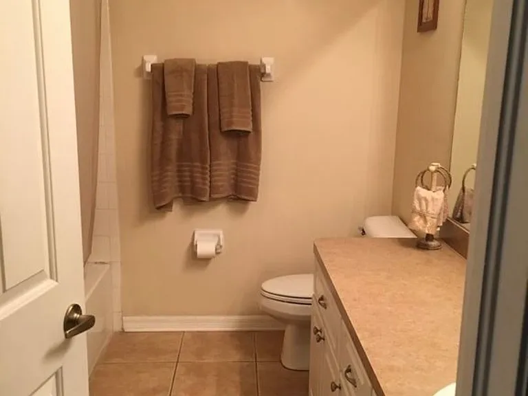 10866 Newbridge Dr — Photo 12