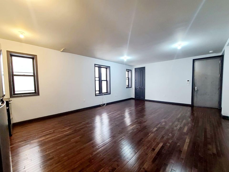 1st image of 2422 Grand Ave #4