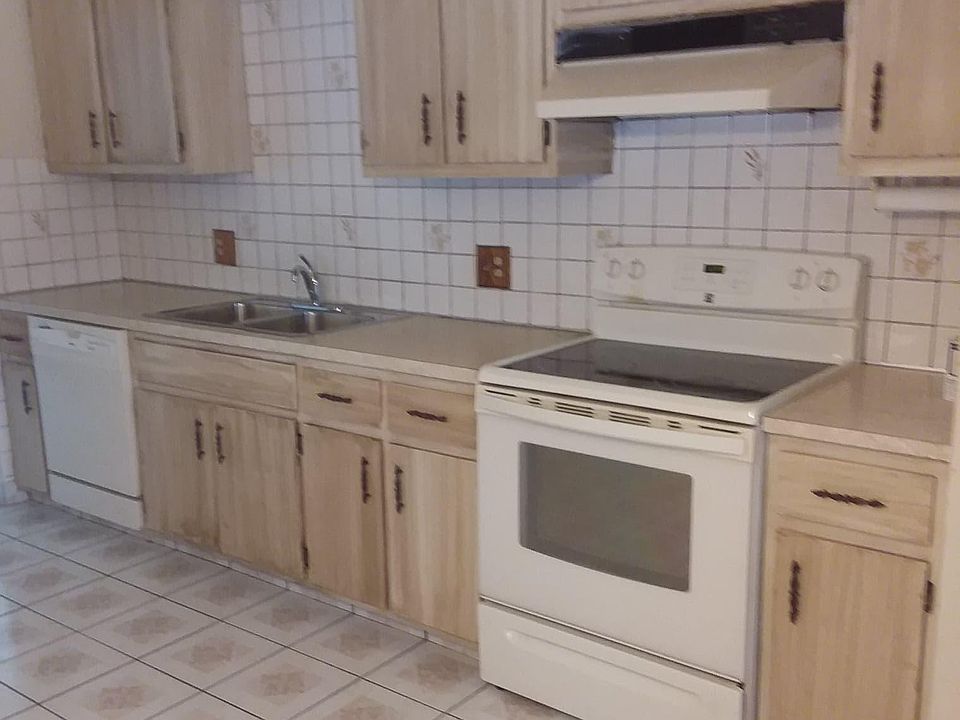 14641 Cherokee Trl, Middleburg Heights, OH 44130 | Zillow
