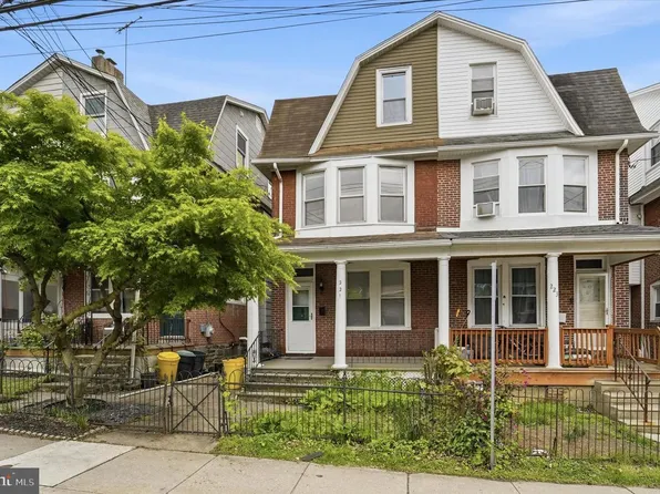 221 Ardmore Ave, Ardmore, PA 19003
