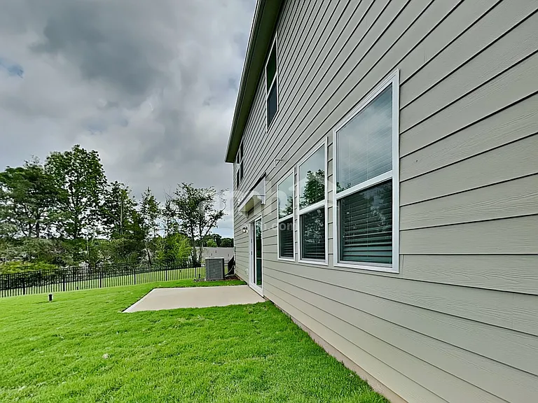 1016 Bevington Dr — Photo 26