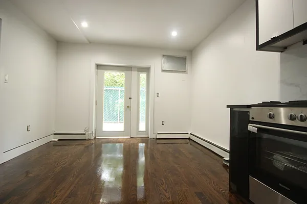 Rented by Nooklyn NYC LLC | media 39
