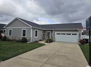 1403 Hampton Rd, Washington, IL 61571