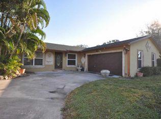 3475 Chickasaw Cir, Greenacres, FL 33467