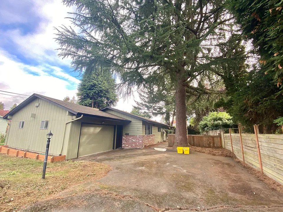 9840 SE 38th Ave