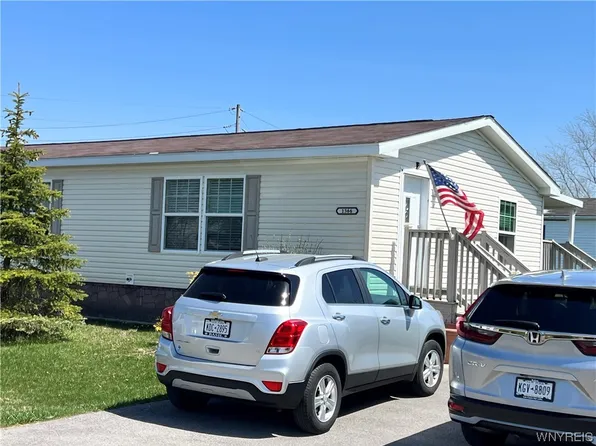 1366 Duchess Ln, Alden, NY 14004